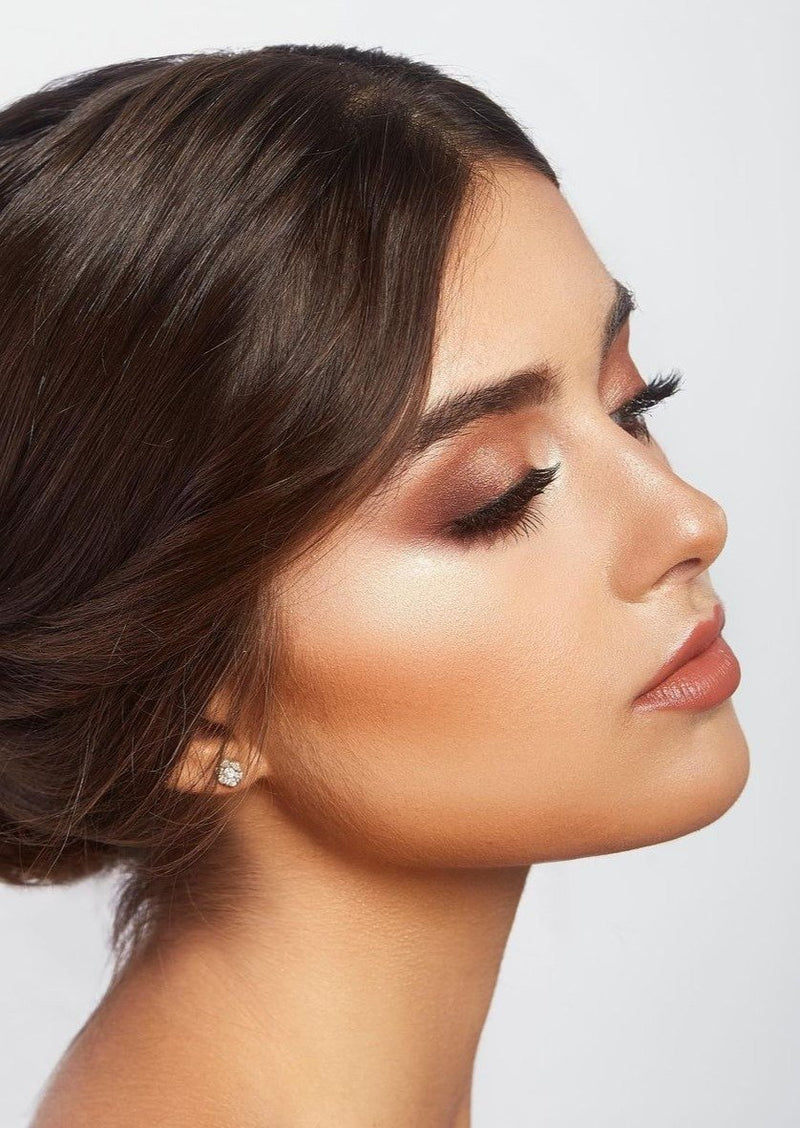 Almendra - ELHAnovias - Maquillaje y peinado