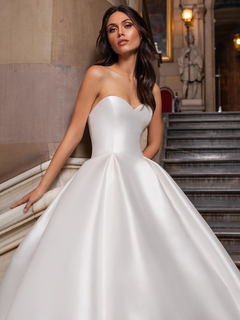 CLOSE - ELHAnovias - Pronovias