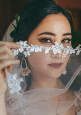 Micaela Valdez - ELHAnovias - Maquillaje y peinado
