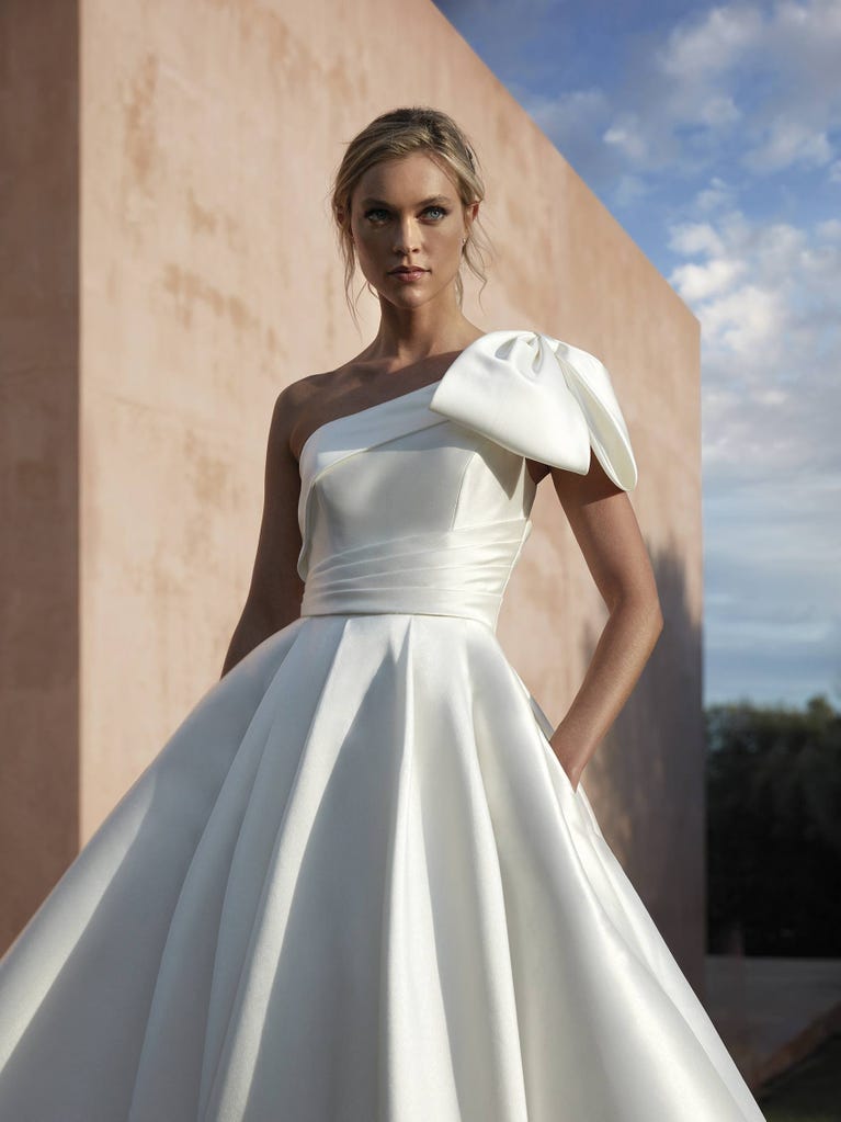 NICOSIA - ELHAnovias - Pronovias