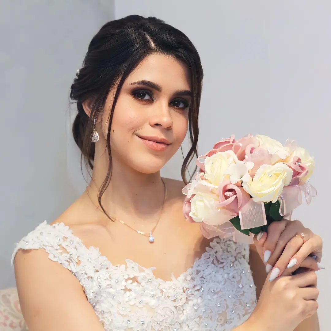 Shayoahairstyles - ELHAnovias - Maquillaje y peinado